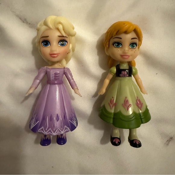 Disney Other - Like New Disney Frozen Mini Toddler 3.5 Inch Elsa and Anna Poseable Figures Set